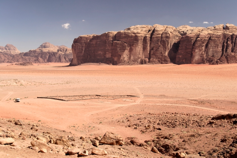 Desert scene, Wadi Rum Jordan.jpg
